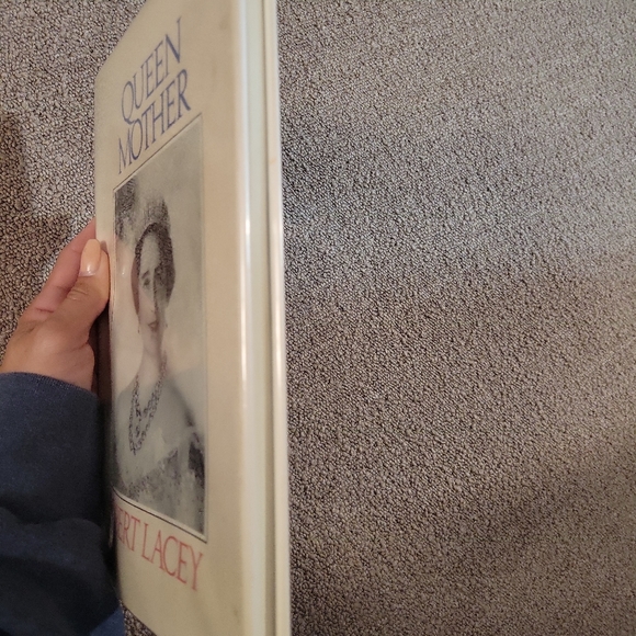Queen Mother Robert Lacey HARD COVER 1987 - Picture 10 of 10